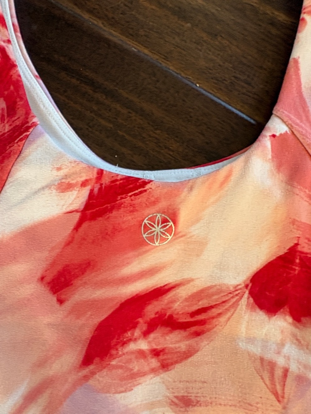 Women’s GAIAM Red Floral Print Crop Tank Top - Picture 5 of 7